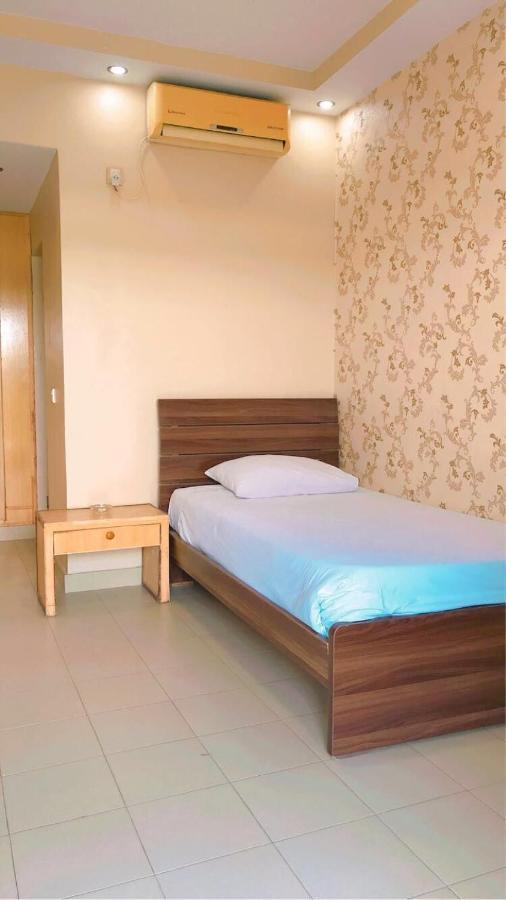 Airport Hotel Karachi Exterior photo